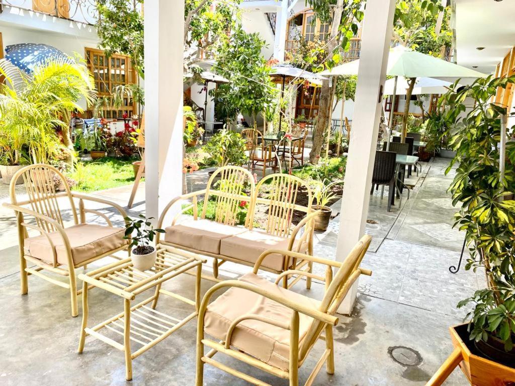 Отель Garden House Ика Экстерьер фото